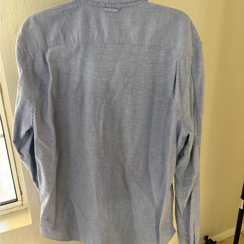 lululemon athletica Men's Pale Blue Long-Sleeve Button-Down Shirt - Picture 3 of 3